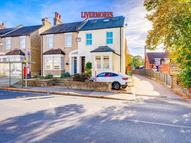 House for sale in Brooklands, Dartford