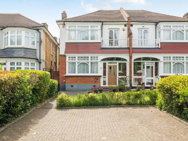 House for sale in London Borough of Croydon, Norbury