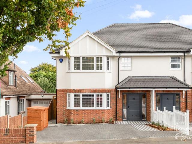 House for sale in Ivy Chimneys, Epping