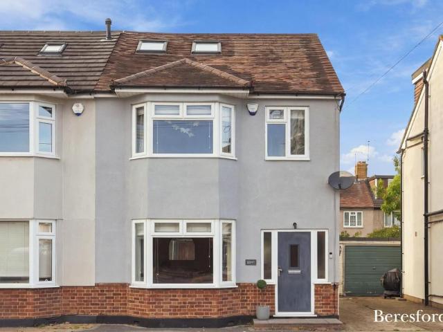 House for sale in Hutton, Brentwood