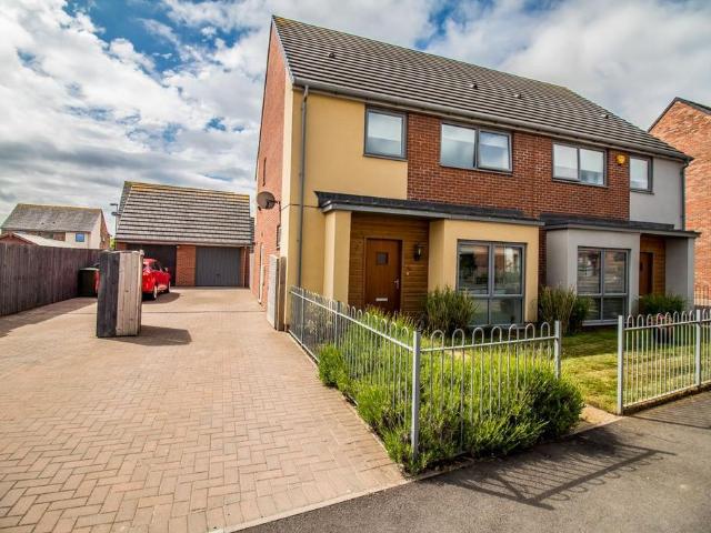 House for sale in Burnside, Fence Houses