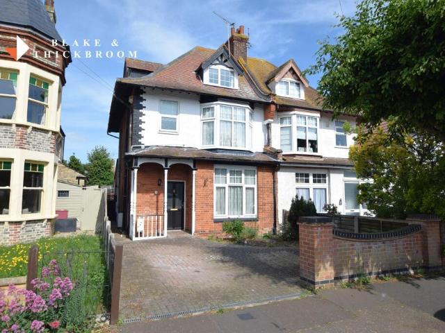 House for sale in Dale Hill, Essex