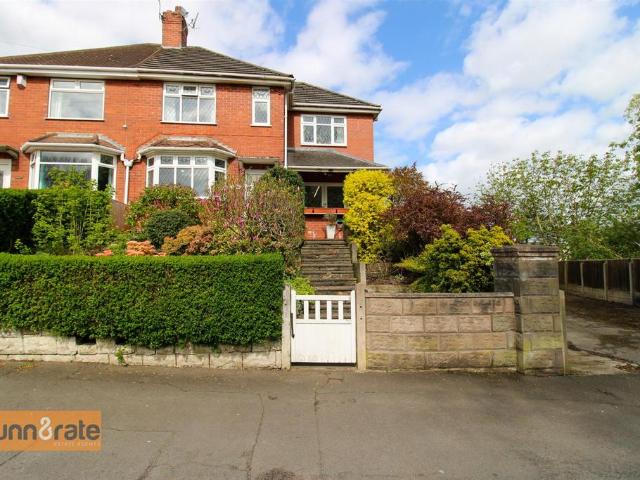 House for sale in Joiner's Square, Hanley