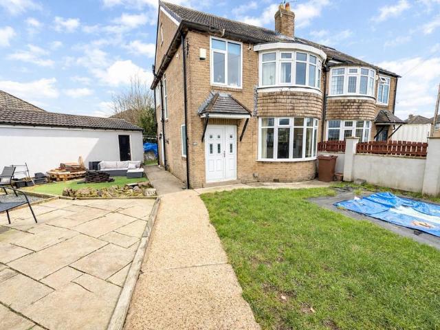 House for sale in Whitkirk, Austhorpe