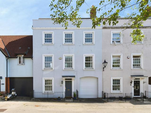 House for sale in Chancellor Park, Chelmsford