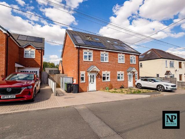 House for sale in Gun Hill, Warwickshire
