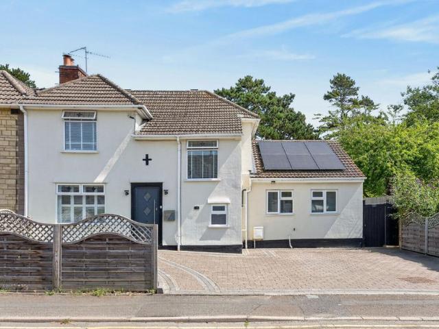 House for sale in Burton Latimer