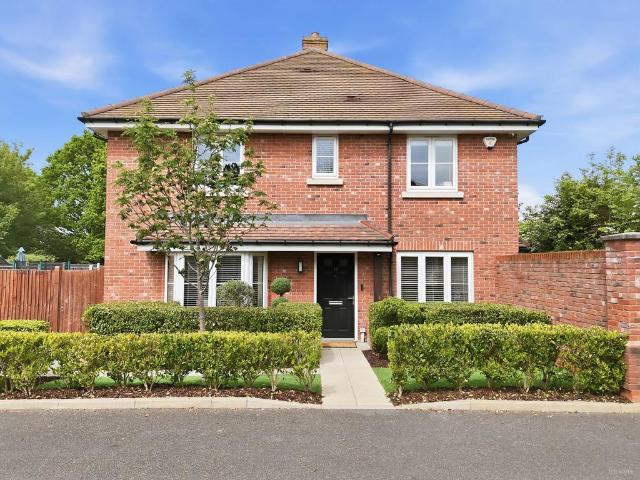 House for sale in Navestock Side, Essex