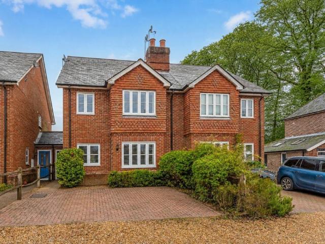 House for sale in Littlecote, West Sussex