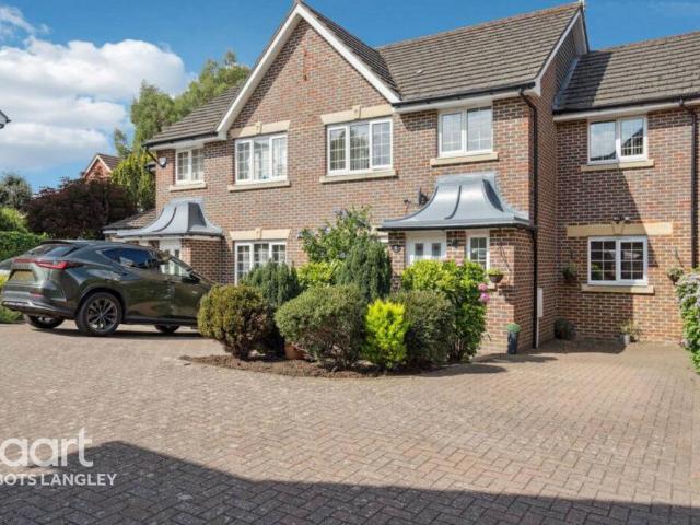 House for sale in Watford Rural, Batchworth