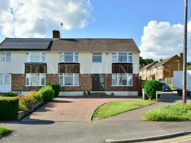 House for sale in Oakmere, Potters Bar