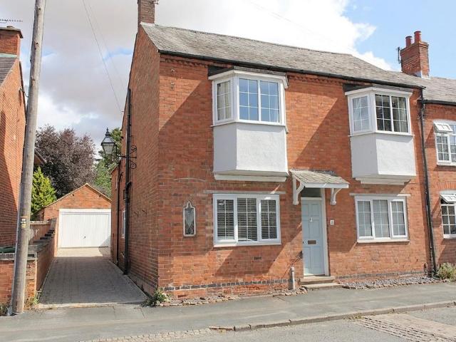 House for sale in Elmfield, Leicestershire