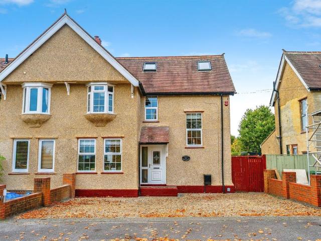 House for sale in Frogmore, Five Acres