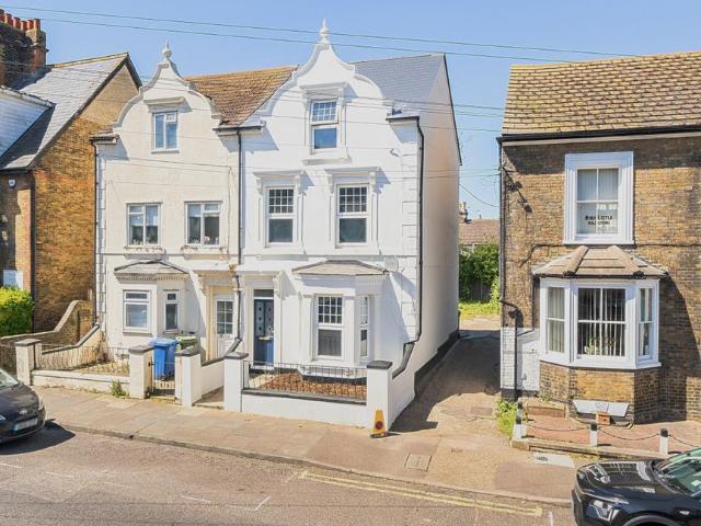 House for sale in Regent Quay, Oad Street