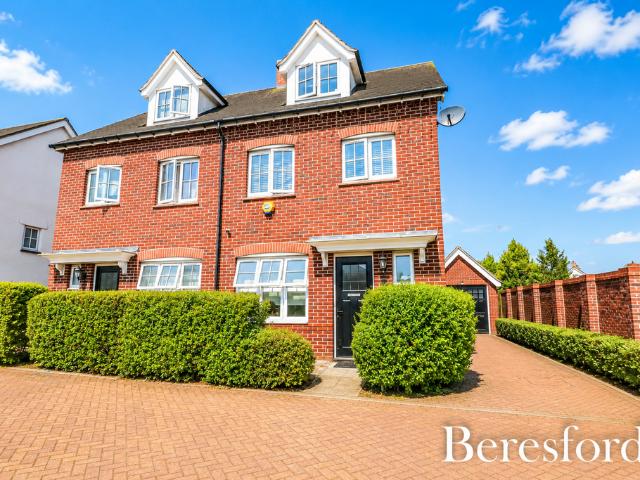 House for sale in Chipping Hill, Essex