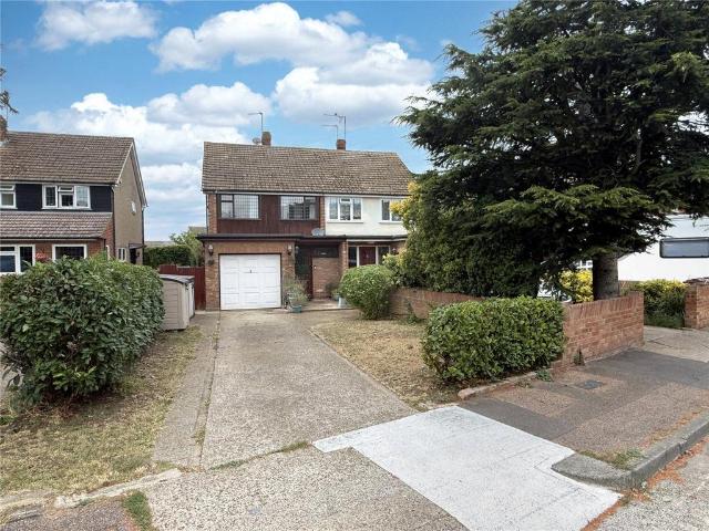 House for sale in Stanford-le-hope, Essex