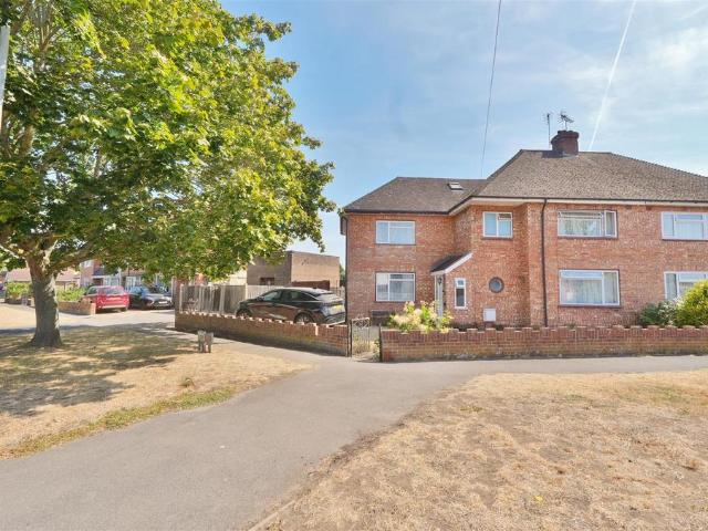 House for sale in New Town, Eton