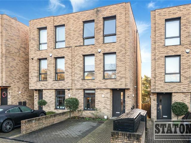 House for sale in High Barnet, Isle Of Man
