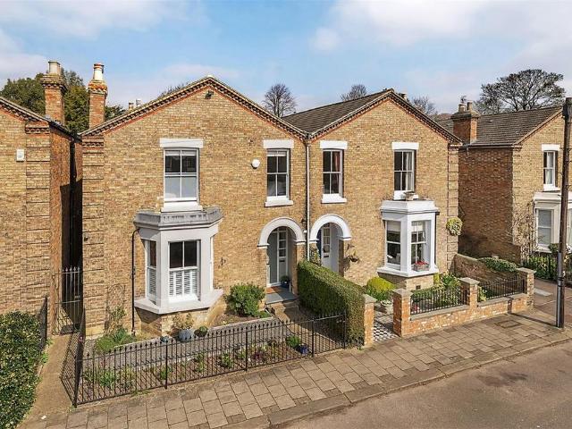 House for sale in De Parys, Bedford
