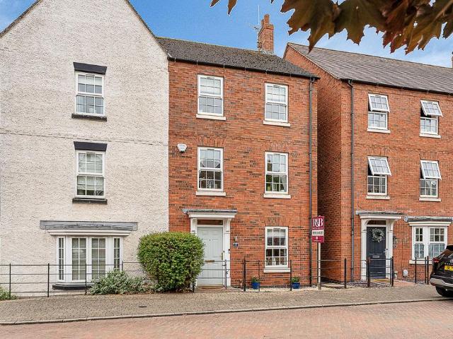 House for sale in Elmfield, Leicestershire
