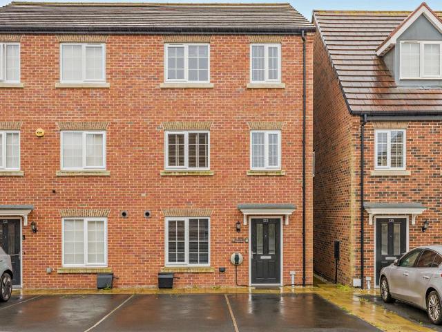 House for sale in Cutsyke, Castleford