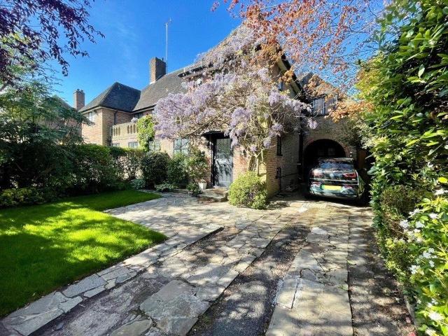 House for sale in Hampstead Garden Suburb, Greater London