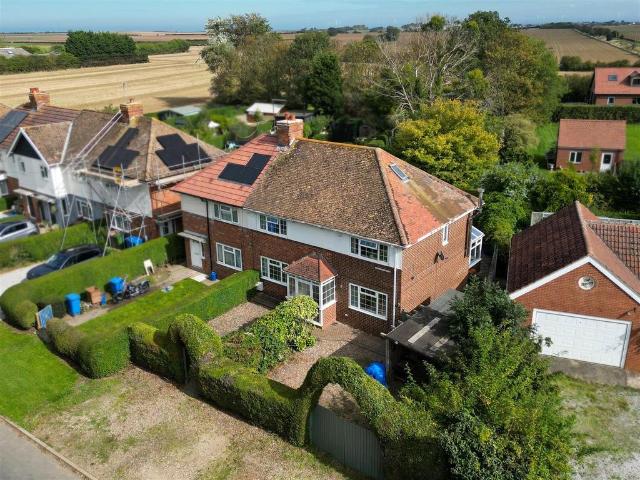 House for sale in Roos, East Riding Of Yorkshire