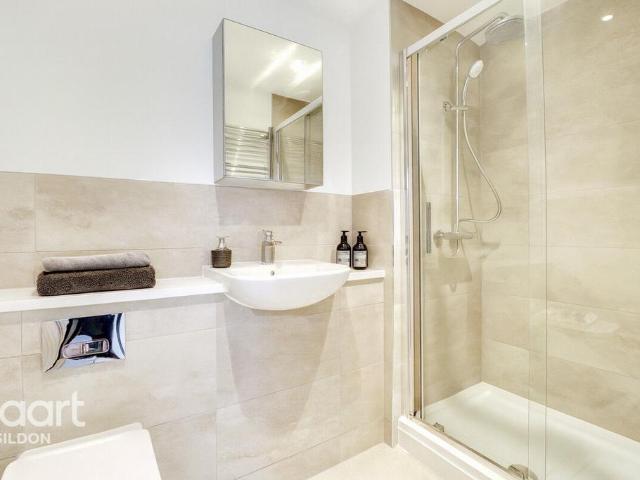 House for sale in Laindon, Essex