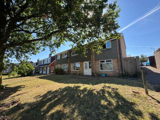 House for sale in Hendredenny