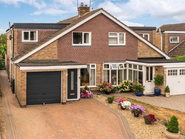 House for sale in Deanshanger