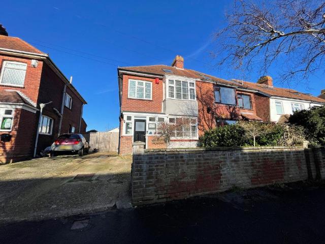 House for sale in Middlecroft, Hampshire
