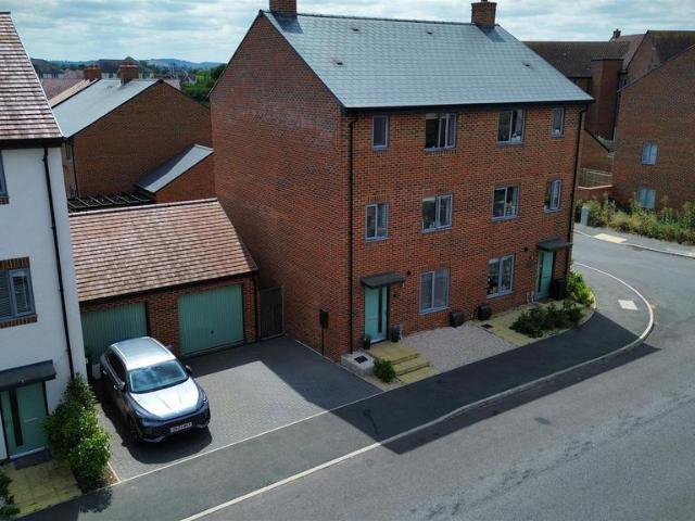House for sale in Weston Turville, Aylesbury