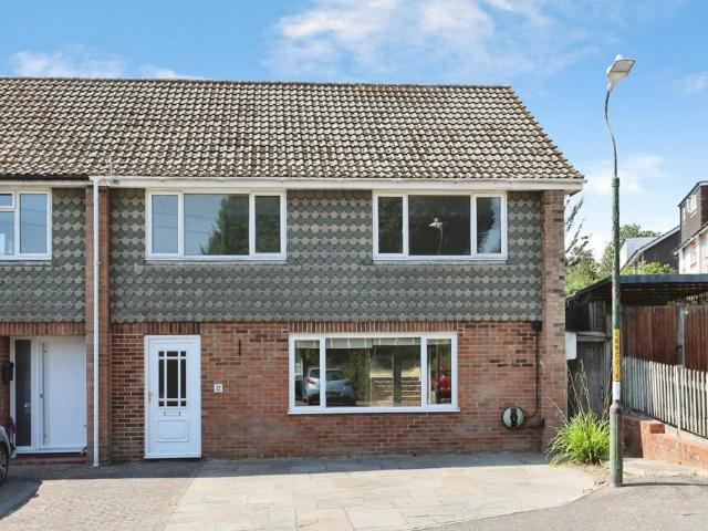 House for sale in Romford, Sandown Park