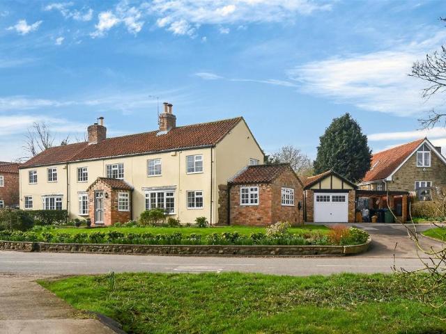 House for sale in Farlington, North Yorkshire