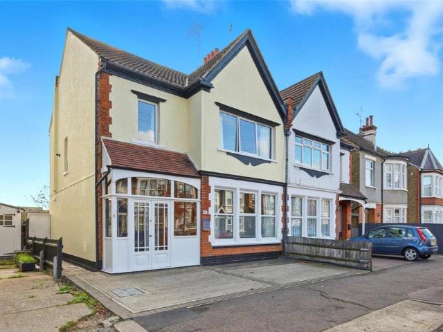 House for sale in Southchurch, Alton Barnes