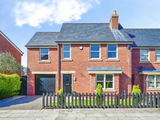 House for sale in Lunt, Sefton
