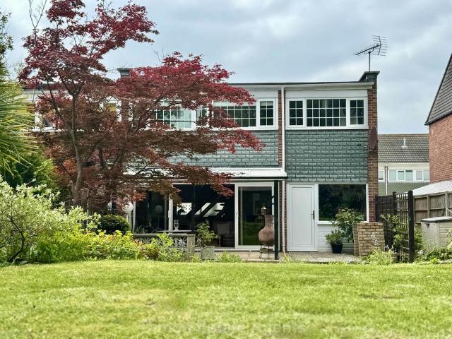 House for sale in Rowner, Middlecroft