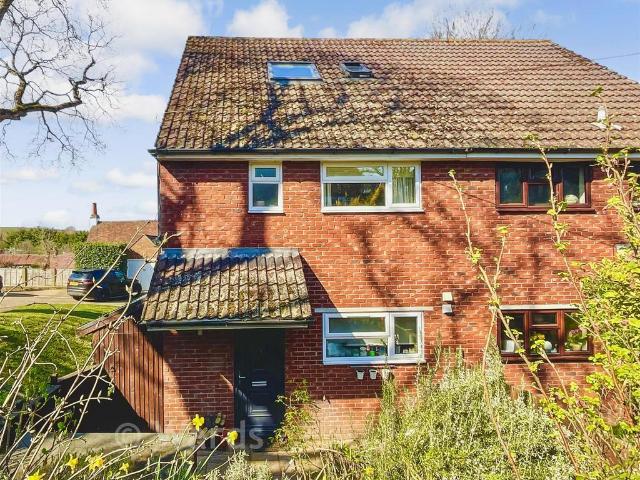 House for sale in The Butts, Kent