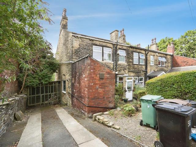 House for sale in Pudsey, West Yorkshire