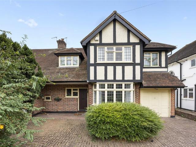 House for sale in Lower Green Esher, Blackhills
