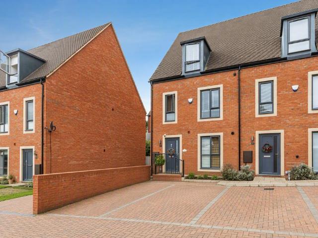 House for sale in Leisure Village, Kettering