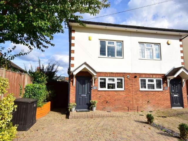 House for sale in Batchworth, Hertfordshire