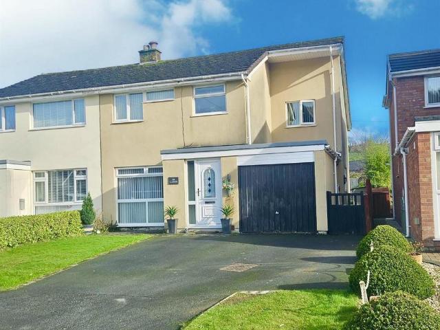 House for sale in Trofarth, Wales