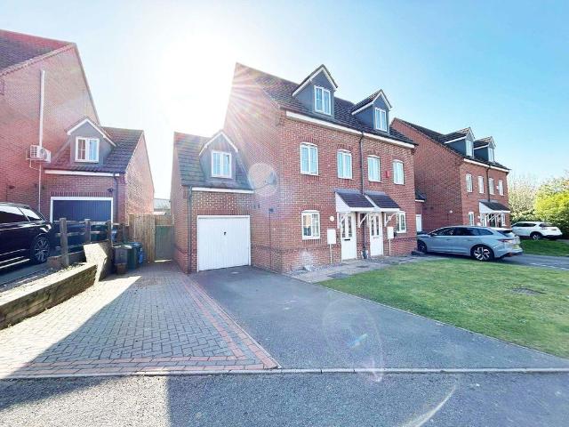 House for sale in Balls Hill, Hill Top