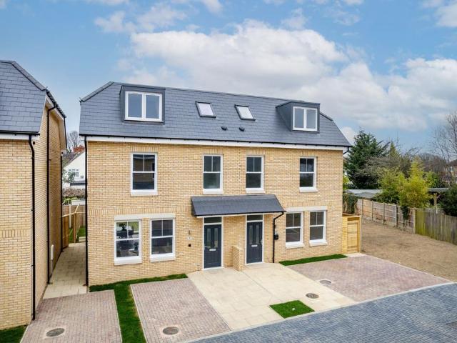 House for sale in London Borough of Croydon, Shirley