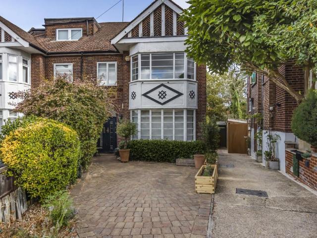 House for sale in London Borough of Barnet, Greater London