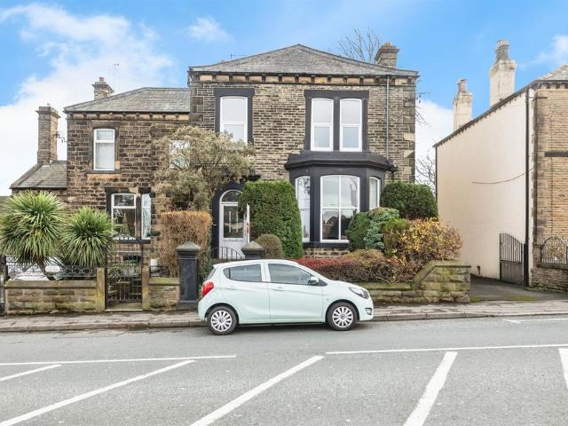 House for sale in Churwell, West Yorkshire