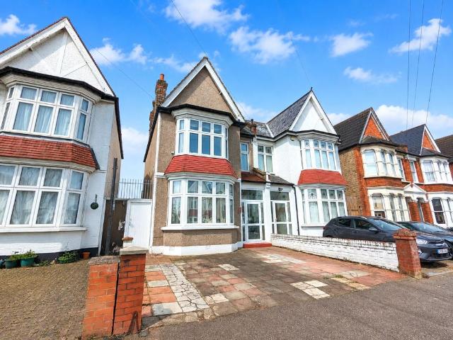 House for sale in London Borough of Lewisham, Greater London