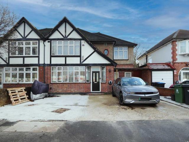 House for sale in Old Malden, Greater London