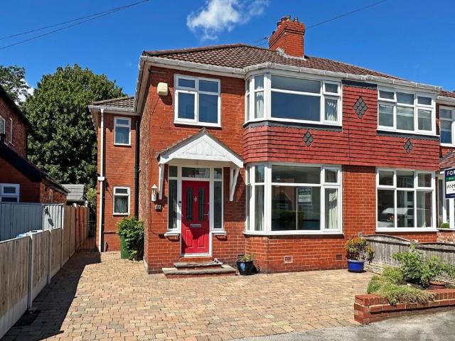 House for sale in Timperley, Trafford Park